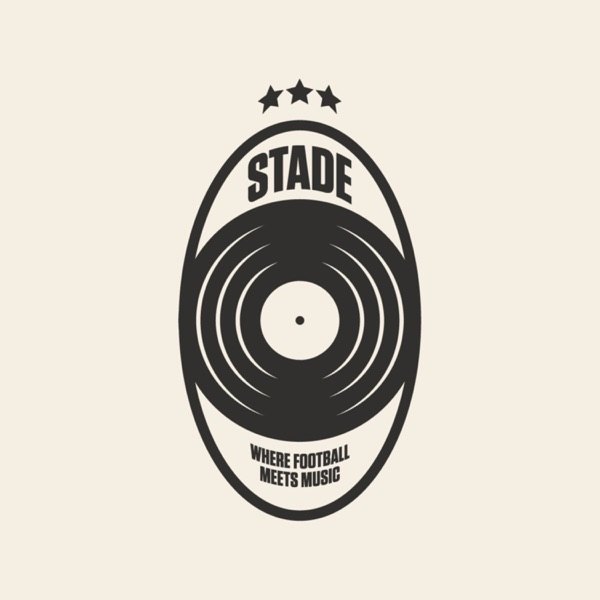 Cover van Stade: een podcast waar voetbal en muziek elkaar kruisen